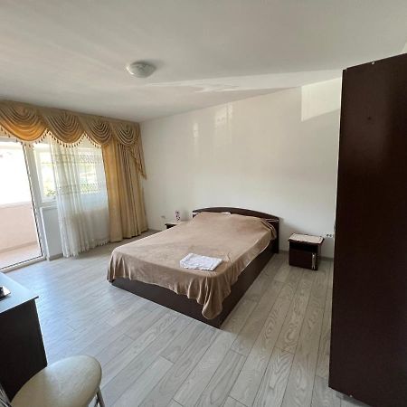 Ella Doo Apartament - 15 Min De Palas Hlincea Экстерьер фото
