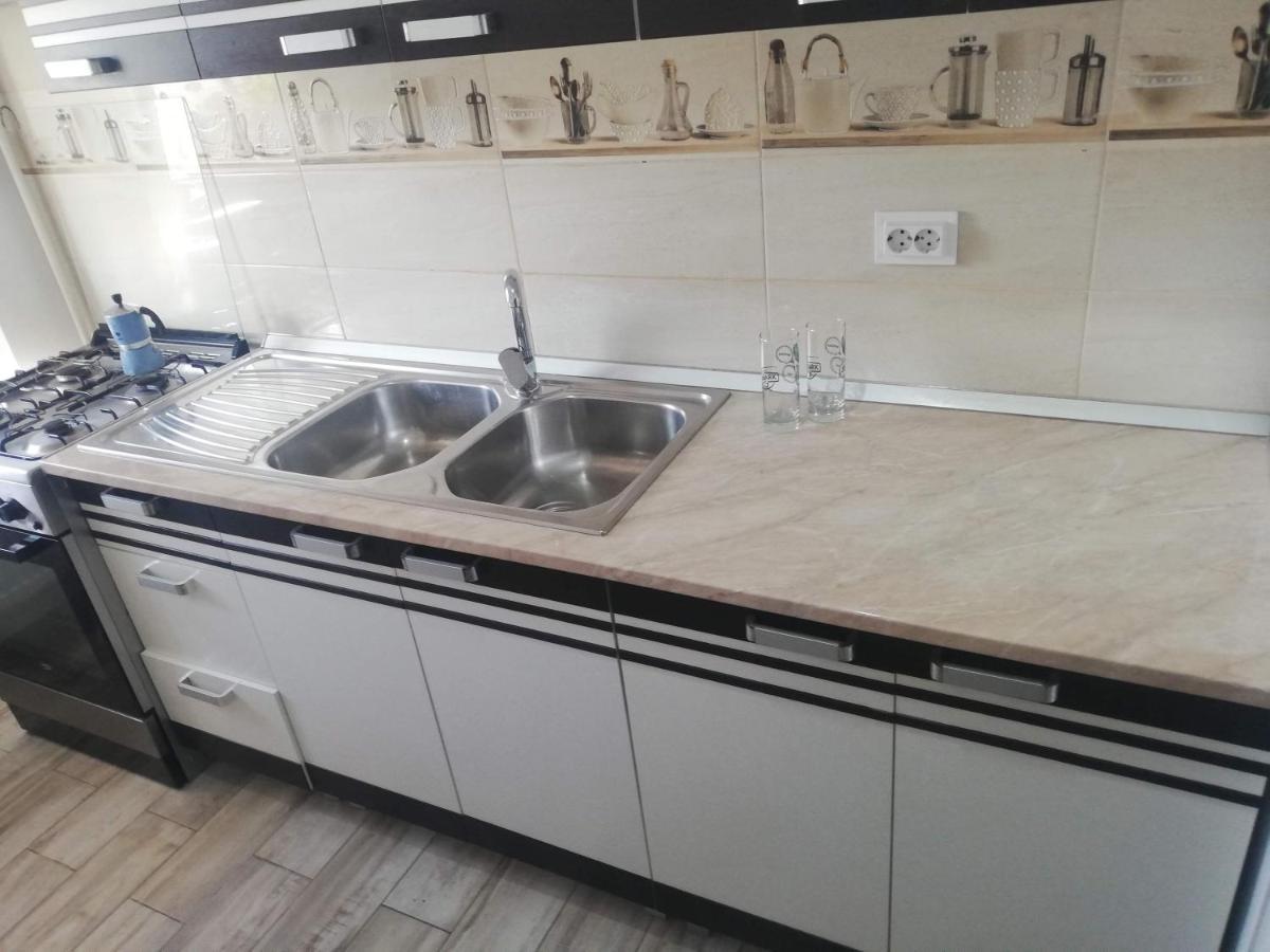 Ella Doo Apartament - 15 Min De Palas Hlincea Экстерьер фото